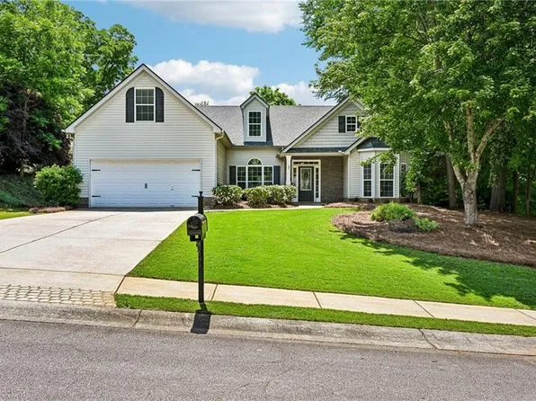 399 Laurel Oaks Ln, Jefferson, GA 30549