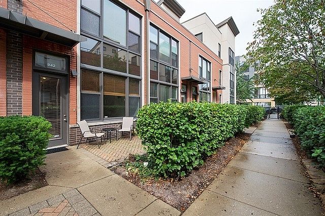 1st image of 942 N Crosby St #942