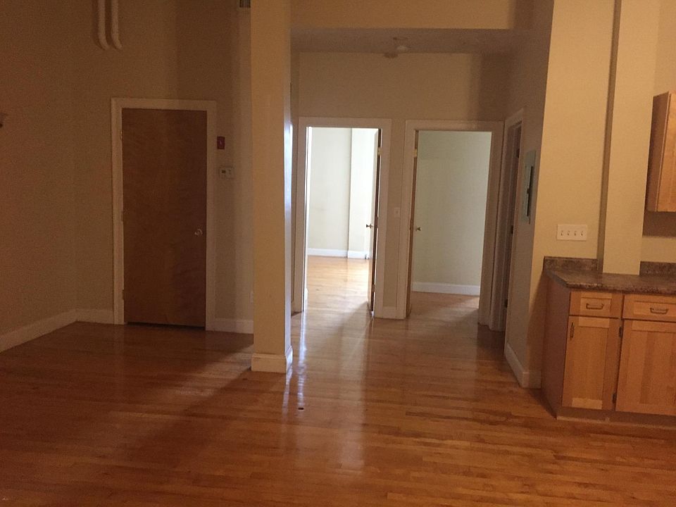 2nd image of 3 Saunders St #12
