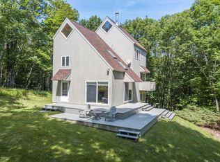 12 Lunde Ln, Hillsdale, NY 12529