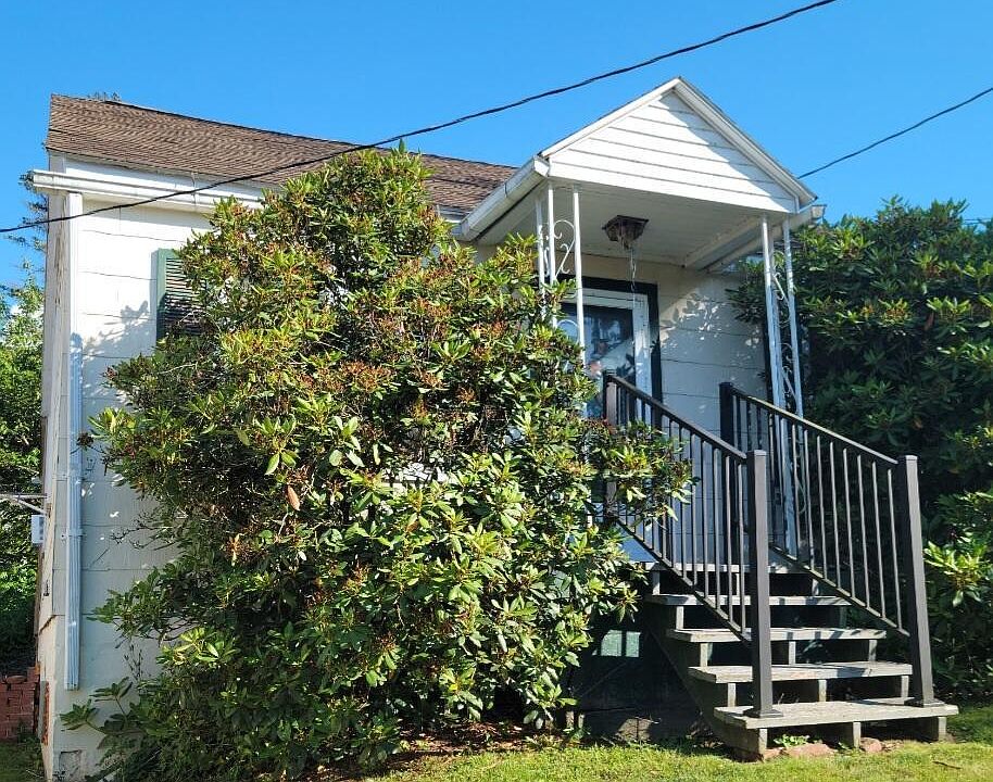 1st image of 344 W Church St