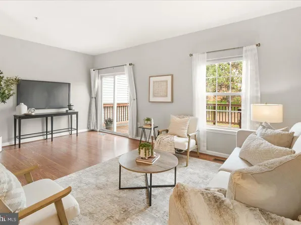 2494 Lakeside Dr, Frederick, MD 21702
