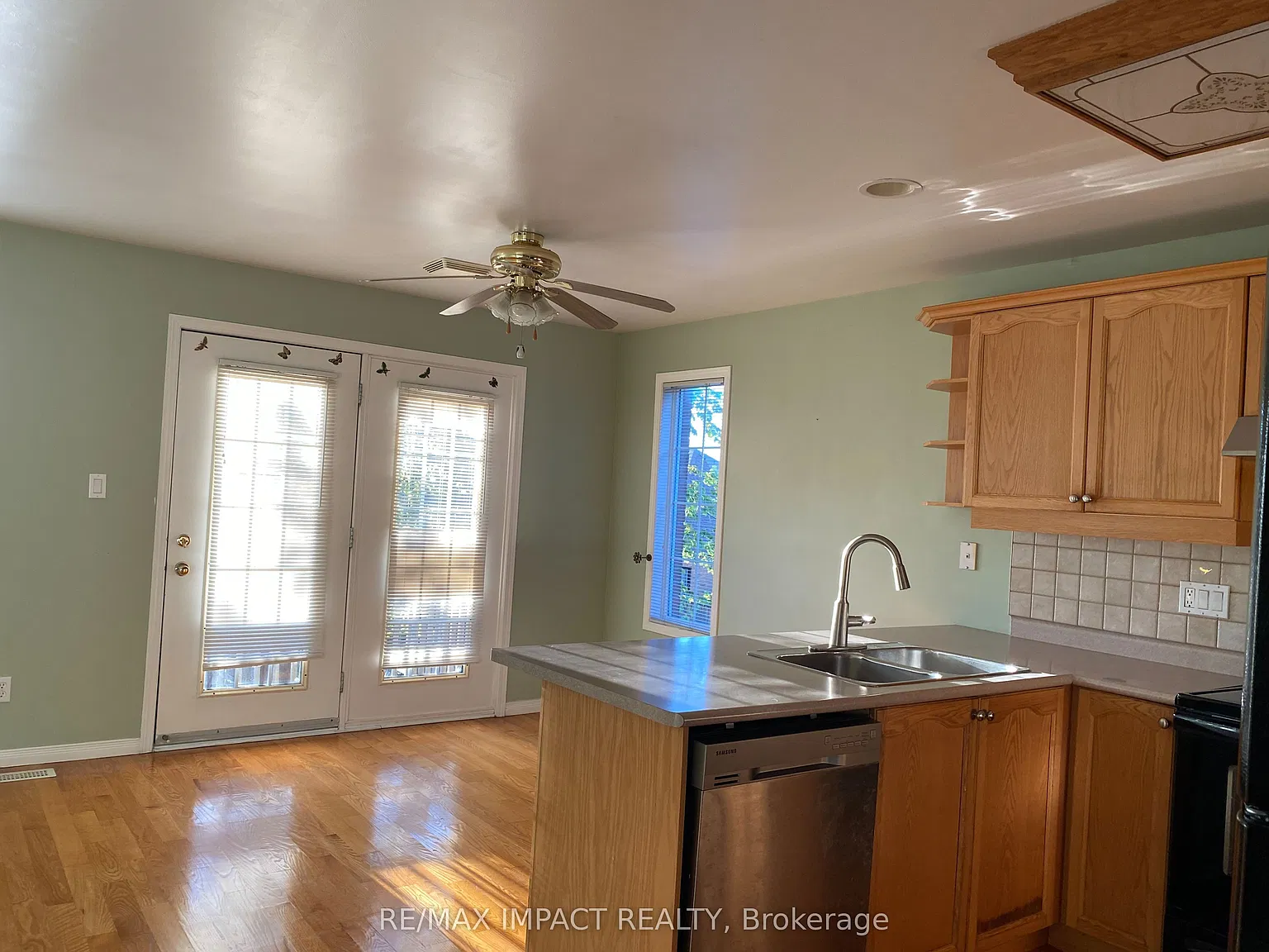 2 bed, $2,600 — Photo 4