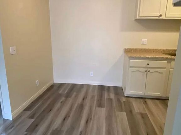 5th image of 13915 Frederick St APT H