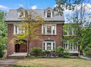 6253 Westminster Pl, Saint Louis, MO 63130