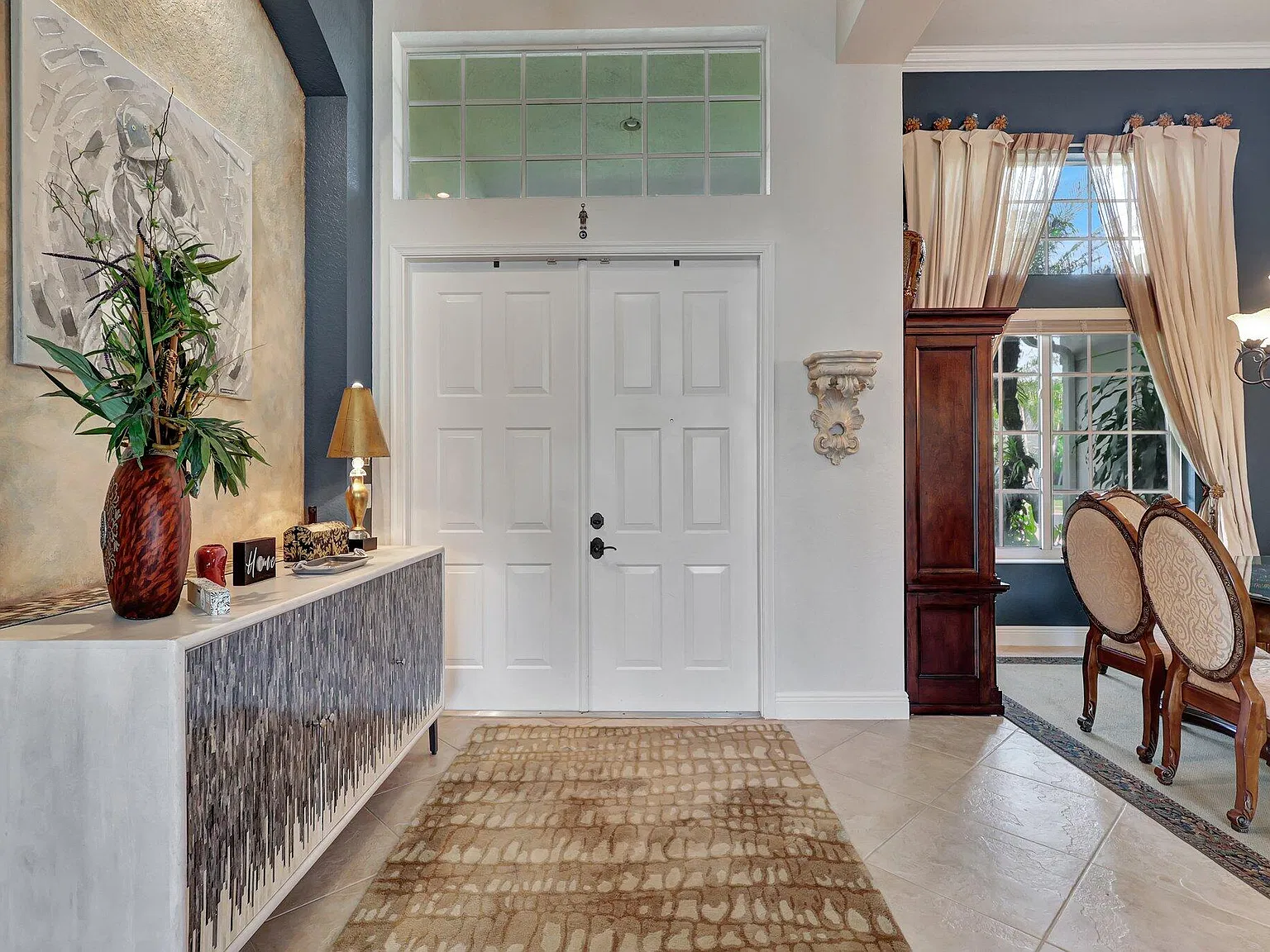 4 bed, 4.0 bath, 3666 sqft, $13,000 — Photo 3