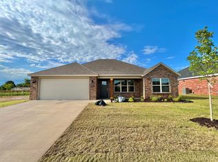 563 Woodplains Ave, Springdale, AR 72762