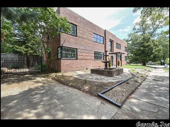 5th image of 1520 Broadway St #D