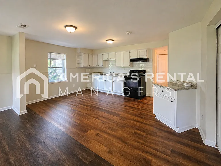 609 Quebec Dr — Photo 8