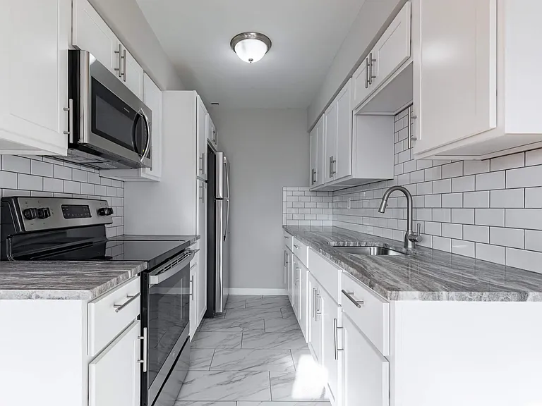 55 Carroll Apartments — Photo 1