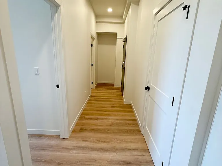 1223 W Nickerson St — Photo 13