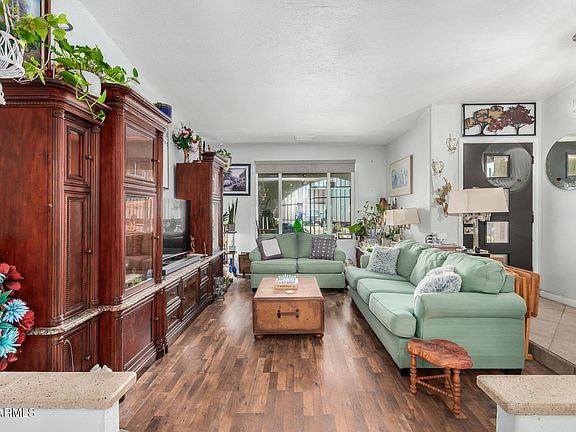 3rd image of 4144 W HARTFORD Avenue