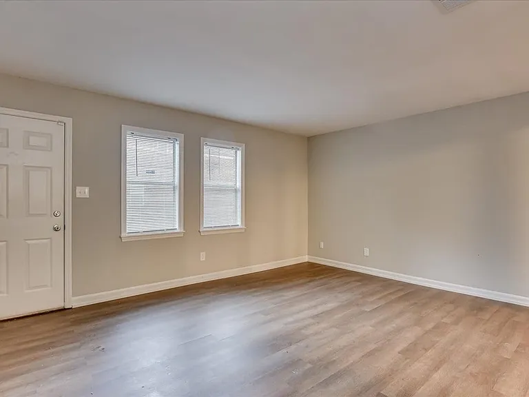 305 Telfair St — Photo 7