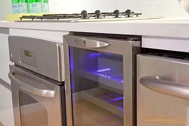 Sold by aptsandlofts.com