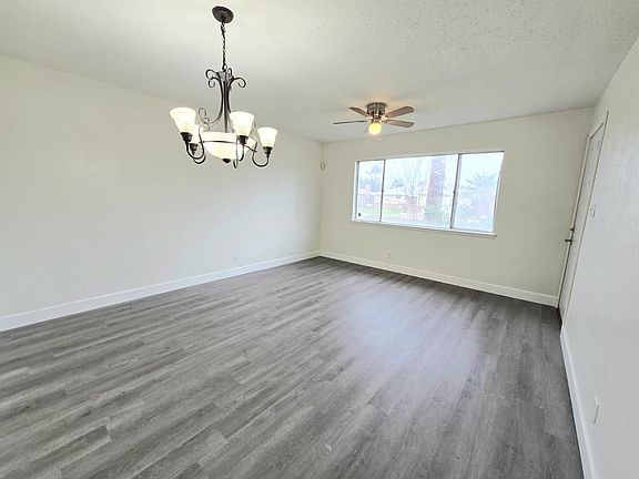 3rd image of 424 W Rialto Ave