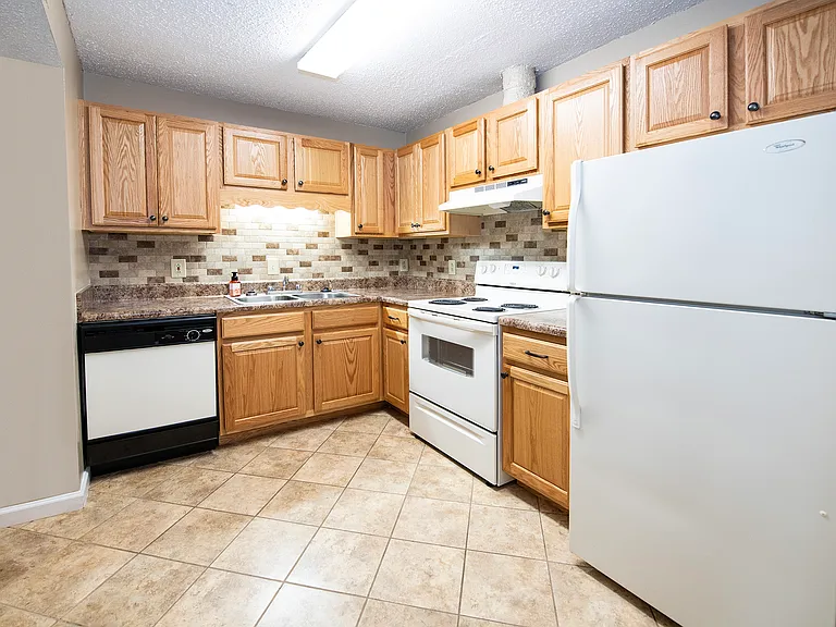 Willow Run Apartments — Photo 27
