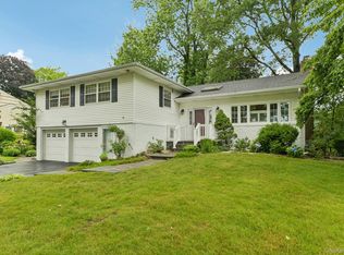 150 High Street, East Williston, NY 11596