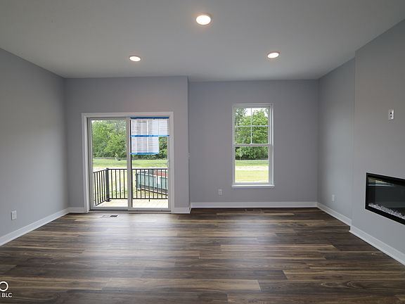 4th image of 7098 Nine Penny Dr