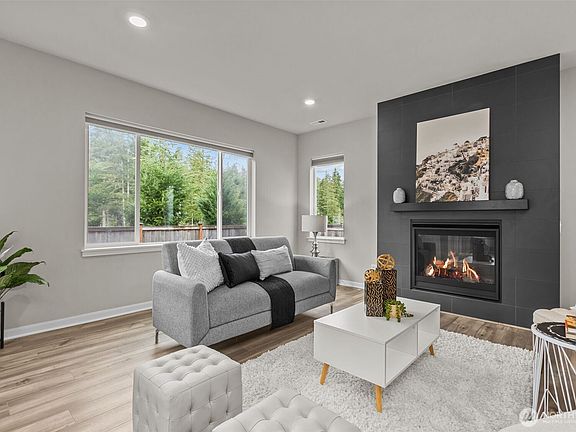 2nd image of 4466 Hibiscus Circle SW