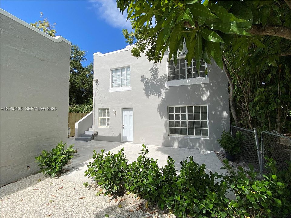 1st image of 553 NE 65th St #2