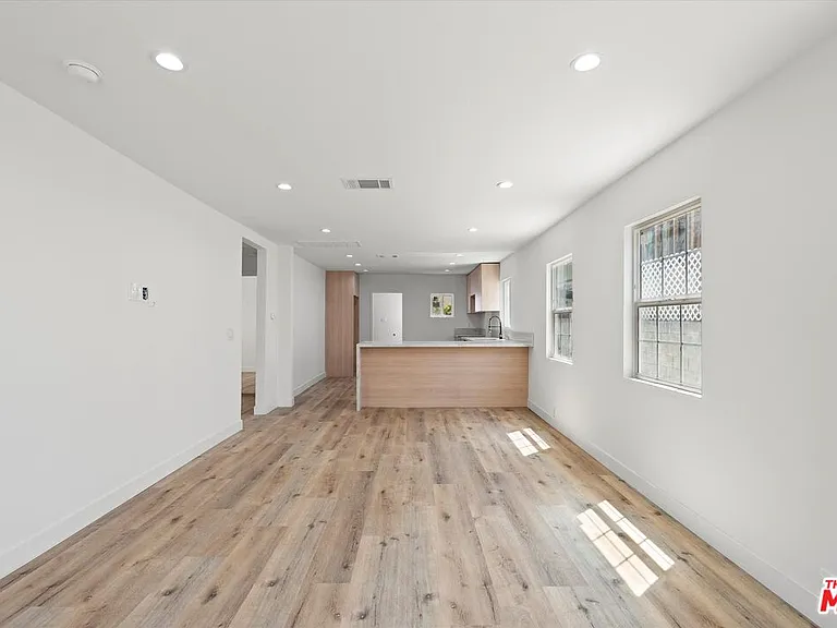 3748 Veteran Ave — Photo 3