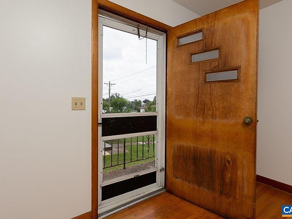 3rd image of 814 Virginia Ave