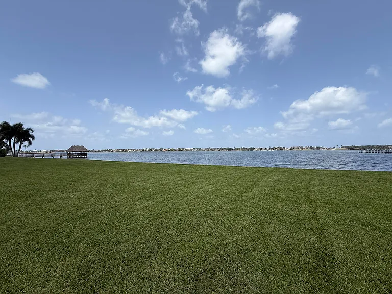 225 N Lakeshore Dr — Photo 87