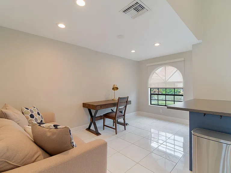 13547 Fountain View Blvd — Photo 10