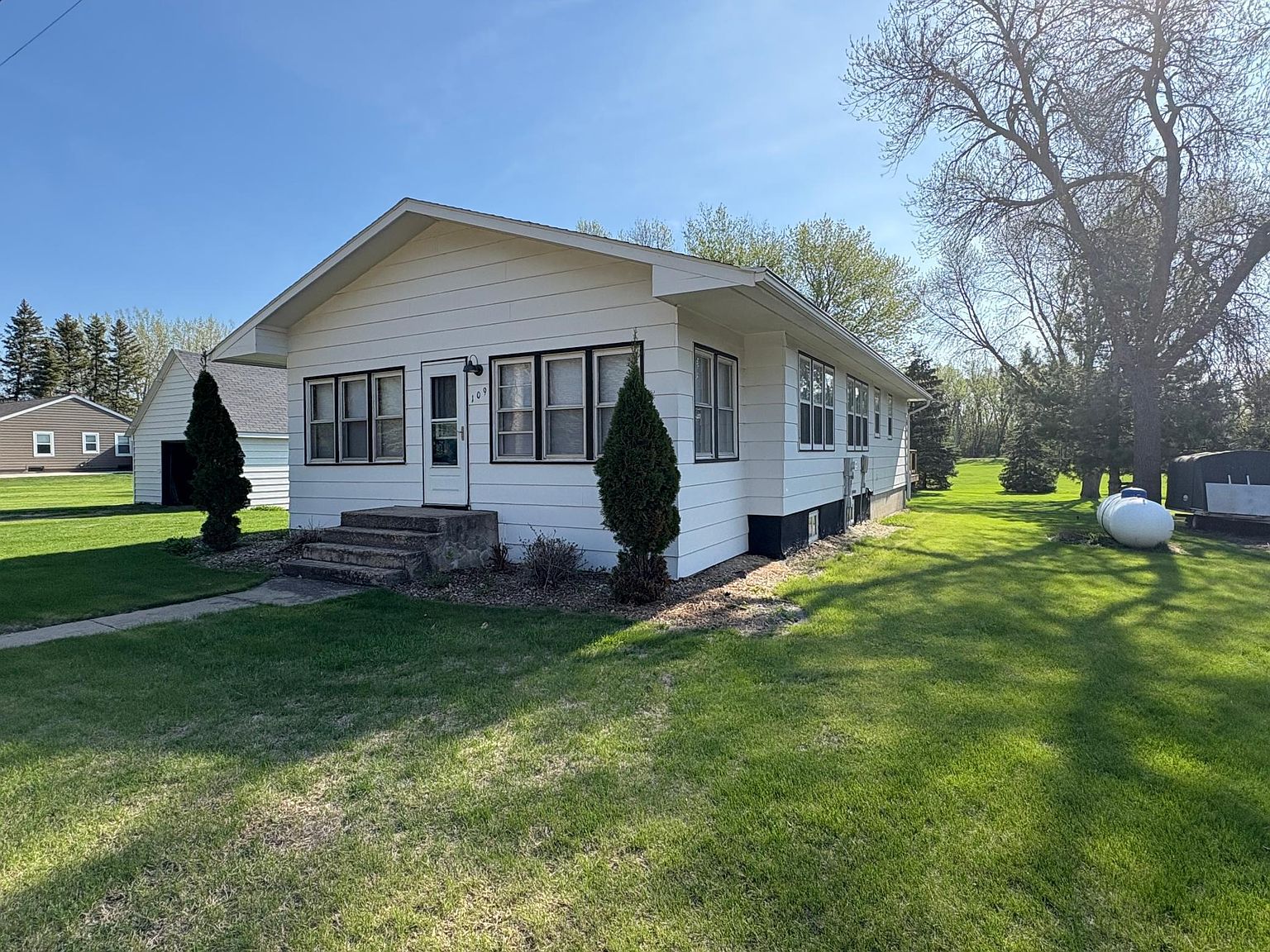 109 7th St N, Danvers, MN 56231 | Zillow