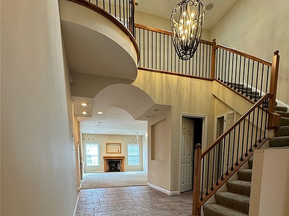 2nd image of 360 Hollyhock Ct