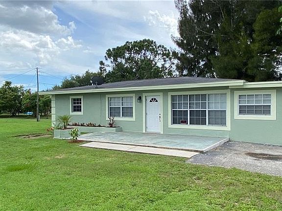 3rd image of 207 Lee Blvd
