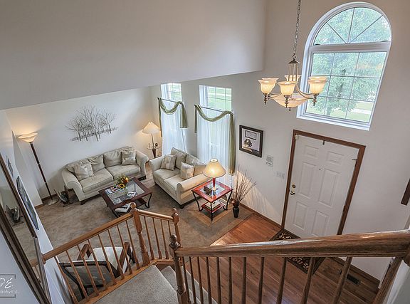 5th image of 2647 E Barrington Dr