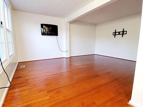 5th image of 24 Ramsgate Ct