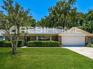 956 Chalmet Ln, Jacksonville, FL 32218