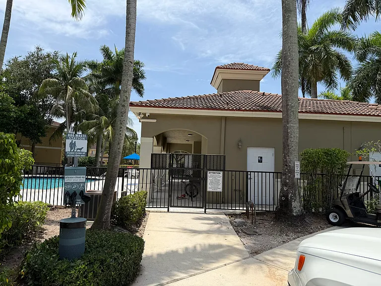 8928 SW 18th St — Photo 23