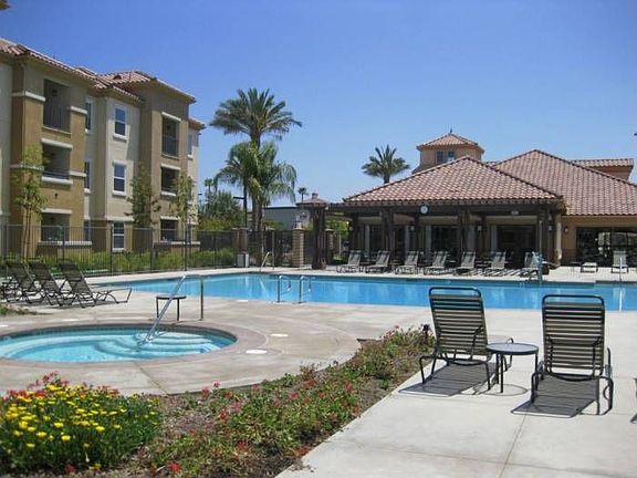 Pool and Jacuzzi