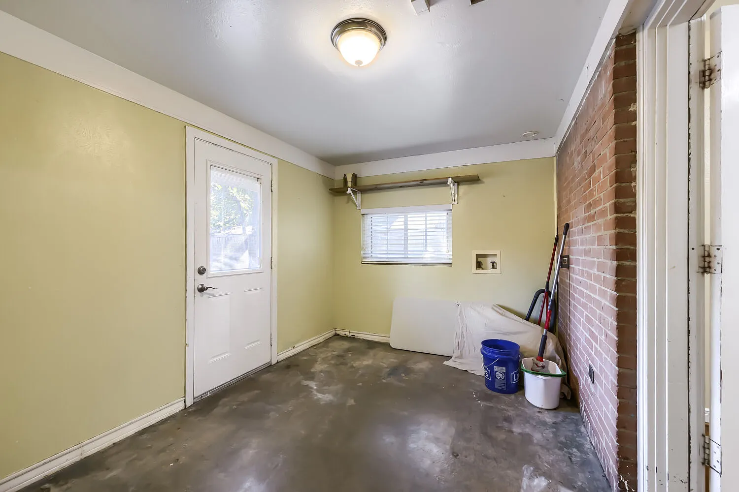 3 bed, 1267 sqft, $2,400 — Photo 3