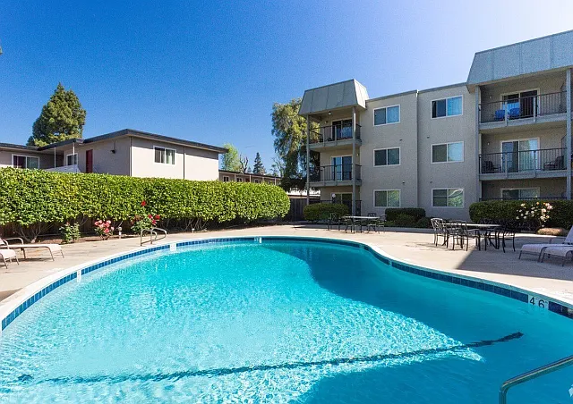 Peppertree Apartments — Photo 2
