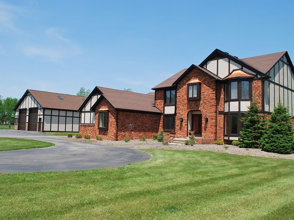 2nd image of 10346 Horseshoe Cir