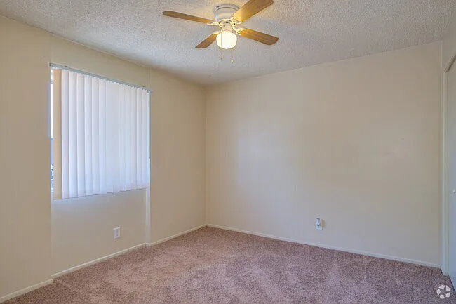 2 bed, 900 sqft, $1,200 — Photo 3