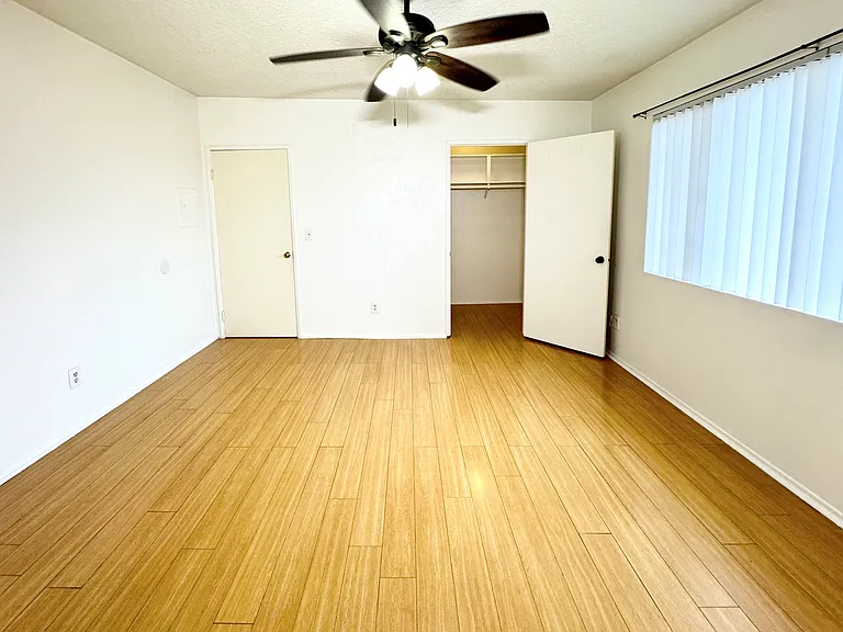 13105 Kornblum Ave — Photo 21