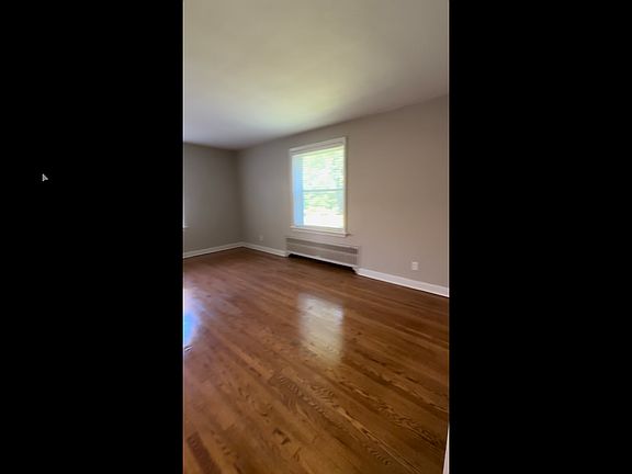 3rd image of 1041 Sanford Ave
