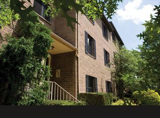 7237 Beacon Hill Dr, Pittsburgh, PA 15221