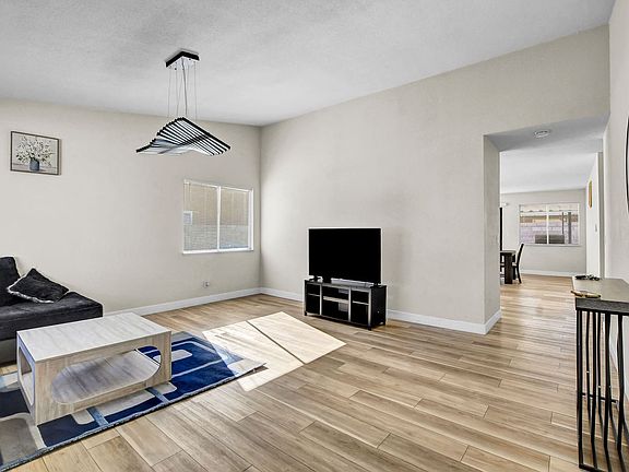 5th image of 6009 Carpenteria Way