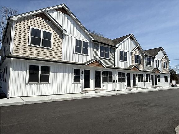 3rd image of 2907 Post Rd #7