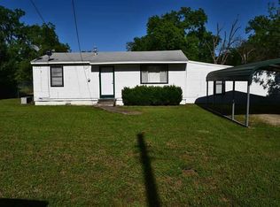 222 High St, Roxton, TX 75477