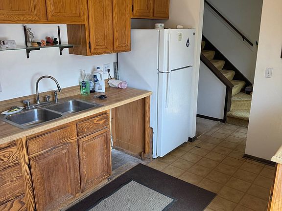 2nd image of 409 Dorland Pl