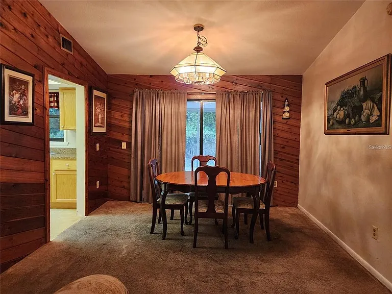 913 Russell Ave — Photo 5