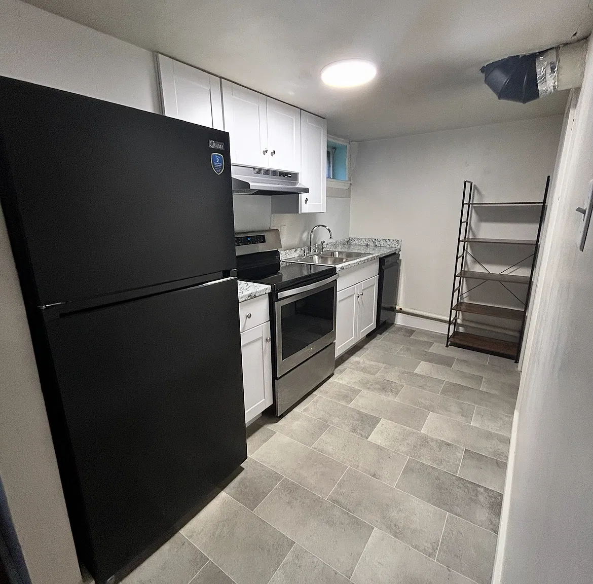 1 bed, 600 sqft, $1,300 — Photo 2