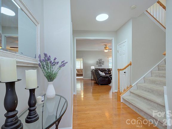 5th image of 528 Saint George Rd